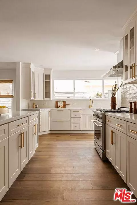 5224 Selmaraine Dr, Culver City, CA 90230