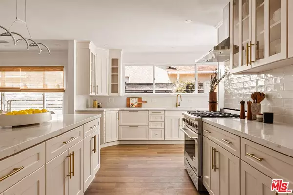 5224 Selmaraine Dr, Culver City, CA 90230