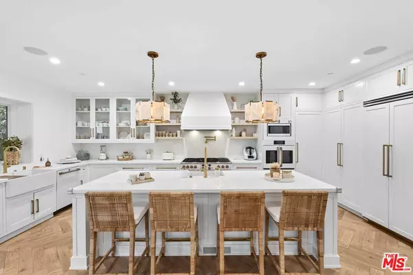 515 N Hillcrest Rd, Beverly Hills, CA 90210