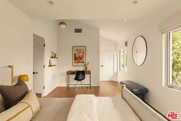 7712 Chandelle Pl, Los Angeles, CA 90046