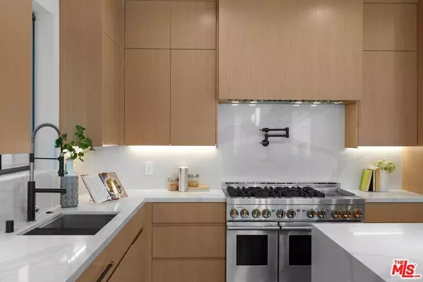 12836 Gilmore Ave, Los Angeles, CA 90066