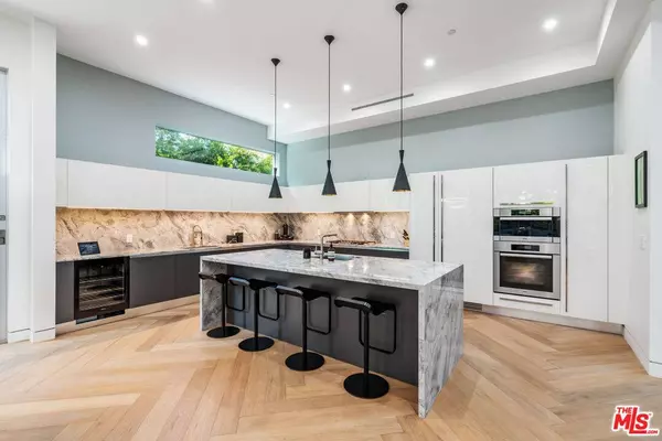 721 N Vista St, Los Angeles, CA 90046