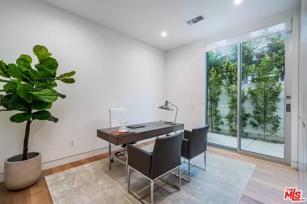 721 N Vista St, Los Angeles, CA 90046