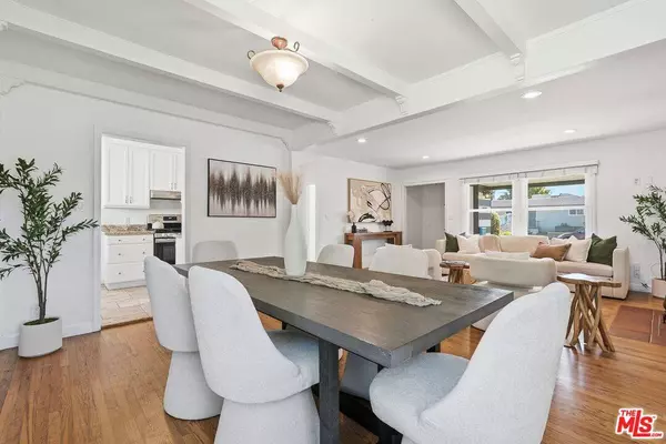 8136 Holy Cross Pl, Los Angeles, CA 90045