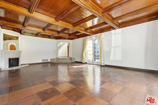 1140 Benedict Canyon Dr, Beverly Hills, CA 90210