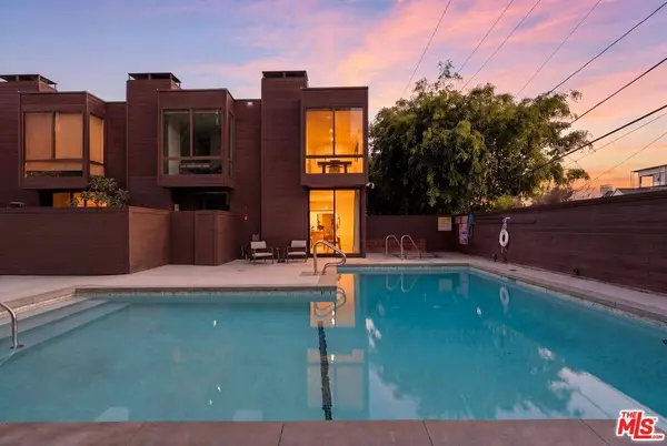 1033 Carol Dr #T16, West Hollywood, CA 90069