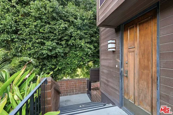 1033 Carol DR #T16, West Hollywood, CA 90069