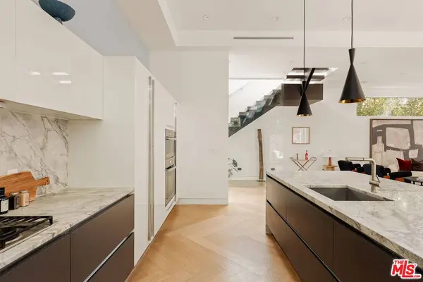 721 N Vista St, Los Angeles, CA 90046