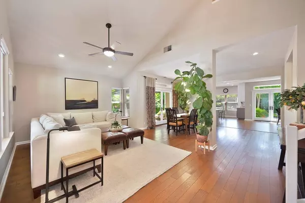 815 La Paz DR, Davis, CA 95618