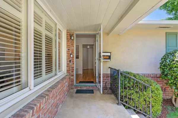 5517 Monalee AVE, Sacramento, CA 95819