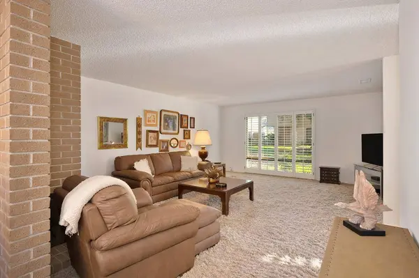 1182 Vanderbilt WAY, Sacramento, CA 95825