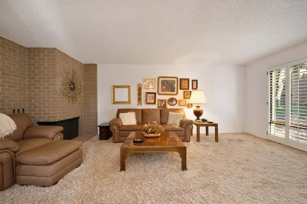 1182 Vanderbilt WAY, Sacramento, CA 95825