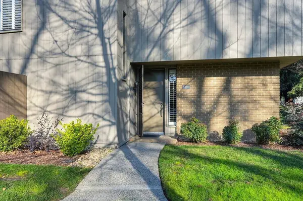 1182 Vanderbilt WAY, Sacramento, CA 95825