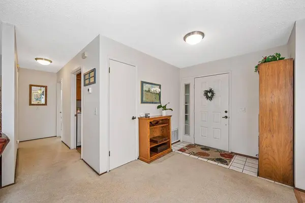 7505 Sunwest LN, Sacramento, CA 95828