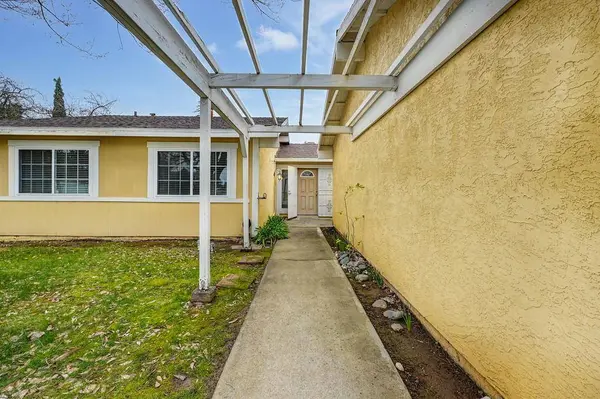 8263 Old Ranch RD, Citrus Heights, CA 95610
