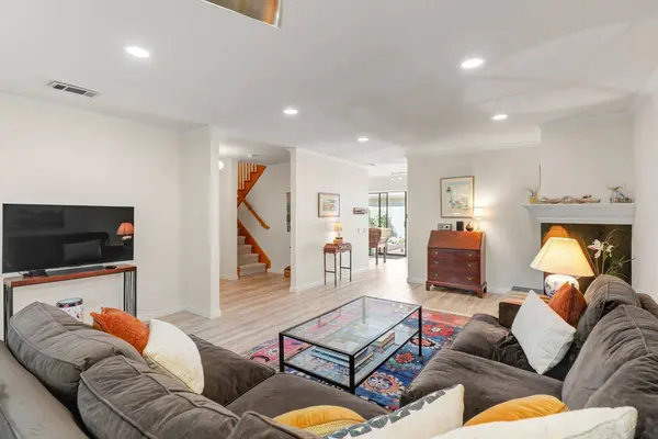 1063 Commons DR, Sacramento, CA 95825