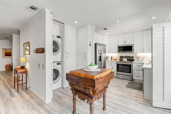 1063 Commons DR, Sacramento, CA 95825