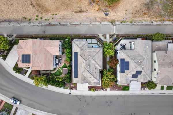 1303 Larkspur DR, Rocklin, CA 95765