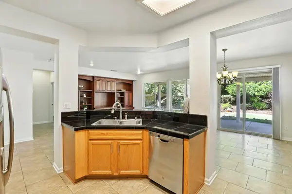 1910 Starview LN, Lincoln, CA 95648