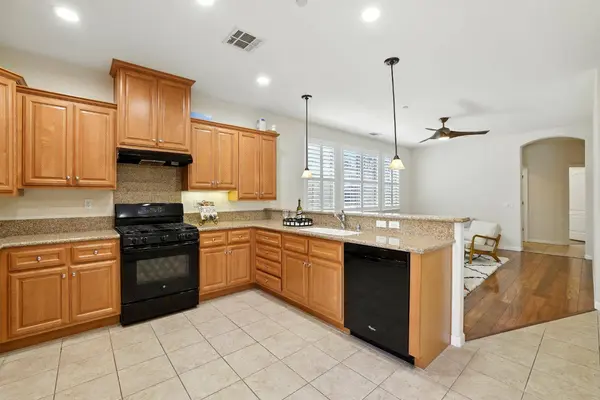 1401 Marseille LN, Roseville, CA 95747