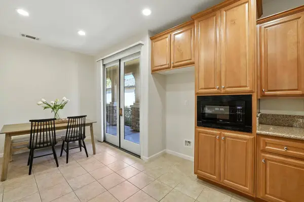 1401 Marseille LN, Roseville, CA 95747