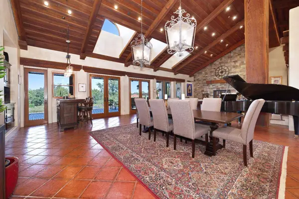 5905 Barton RD, Loomis, CA 95650