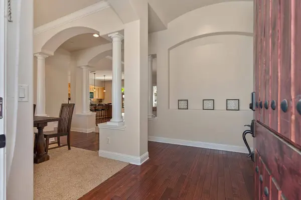 8484 Cobble Creek LN, Orangevale, CA 95662