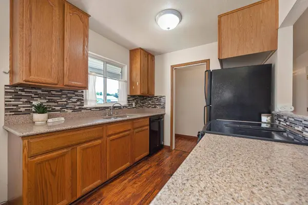 606 Wales DR, Folsom, CA 95630
