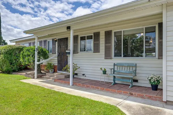 606 Wales DR, Folsom, CA 95630
