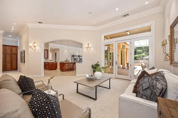 1876 Park Oak DR, Roseville, CA 95661