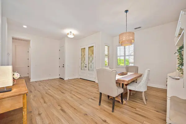 534 Sawka DR, Auburn, CA 95603
