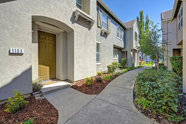 1103 Esplanade CIR