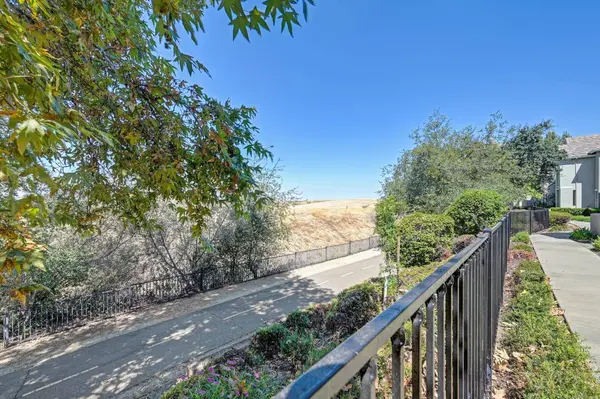1103 Esplanade CIR, Folsom, CA 95630