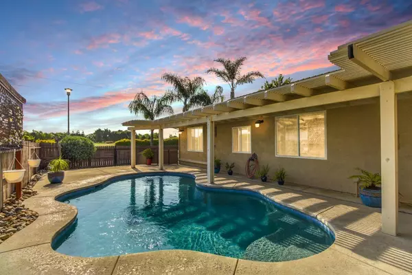 9329 Mainline DR, Elk Grove, CA 95624