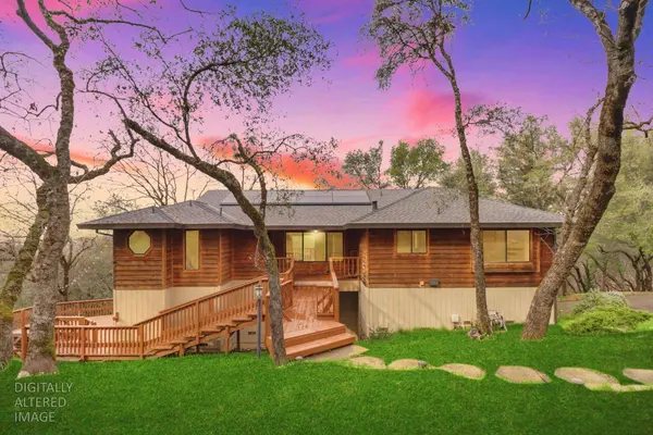 2066 Bogus Point CT, Cool, CA 95614