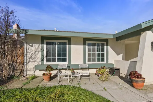 1522 Saratoga DR, Woodland, CA 95695