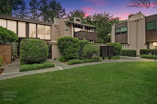 2203 Woodside LN #4, Sacramento, CA 95825