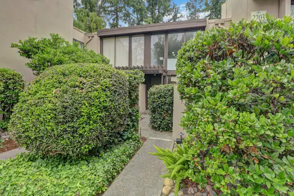 2203 Woodside LN #4, Sacramento, CA 95825