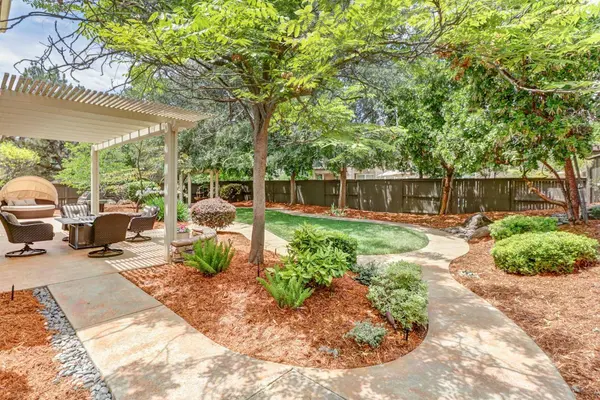 1168 Venezia DR, El Dorado Hills, CA 95762