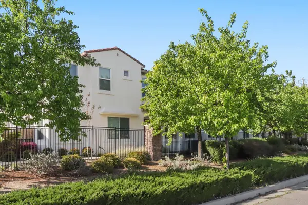 5301 E Commerce WAY #74102, Sacramento, CA 95835