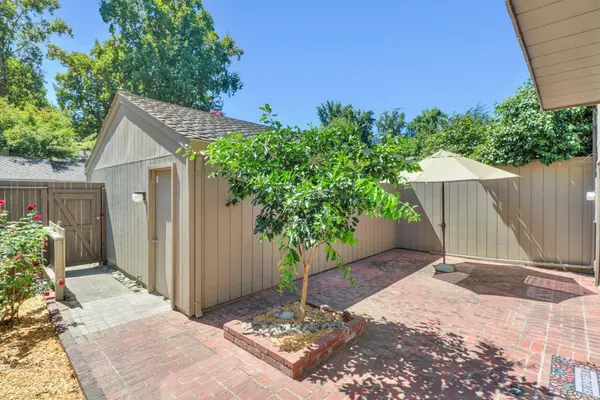 1036 Vanderbilt WAY, Sacramento, CA 95825