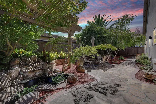 2612 Heritage Park LN, Sacramento, CA 95835