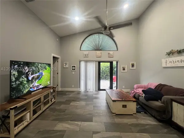 11441 NW 43rd St, Coral Springs, FL 33065