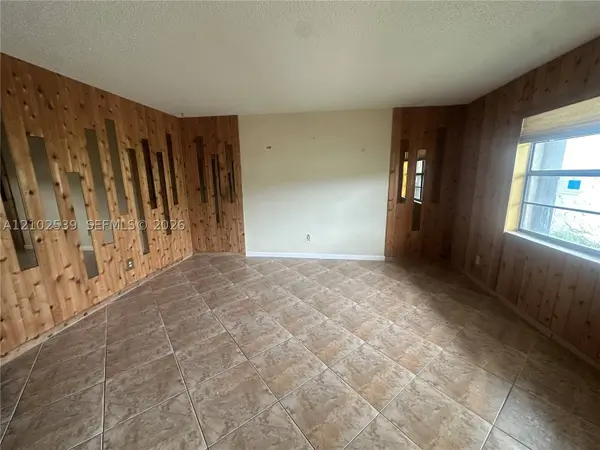 3905 Sheridan St, Hollywood, FL 33021