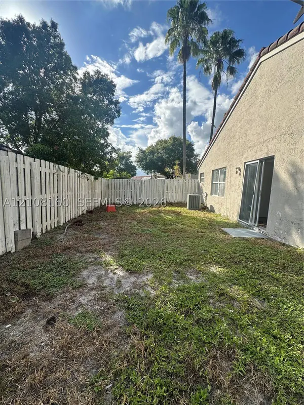 1262 NW 126th Ave, Sunrise, FL 33323