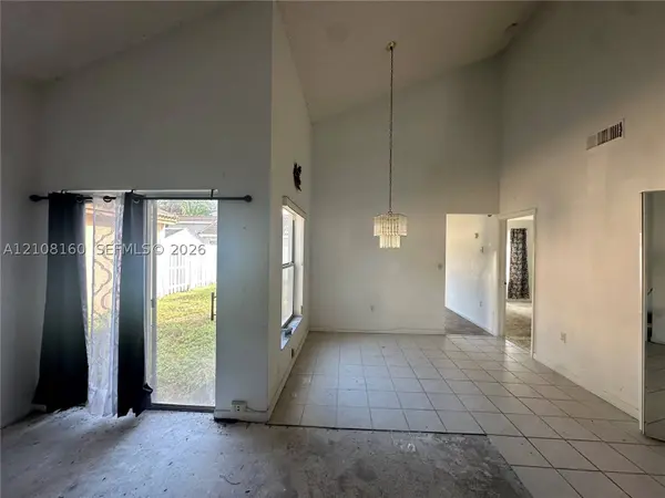 1262 NW 126th Ave, Sunrise, FL 33323