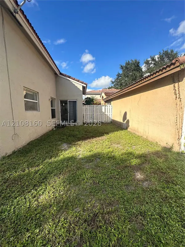 1262 NW 126th Ave, Sunrise, FL 33323