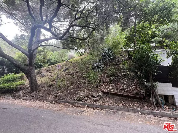 10074 Westwanda Dr, Beverly Hills, CA 90210