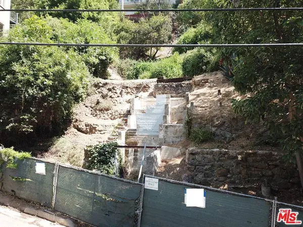 10021 Westwanda Dr, Beverly Hills, CA 90210