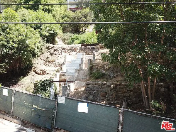 10021 Westwanda Dr, Beverly Hills, CA 90210